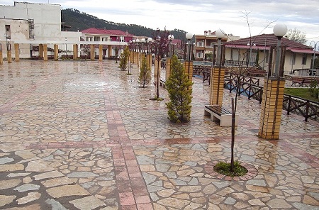 Mouzaki_Plateia.jpg